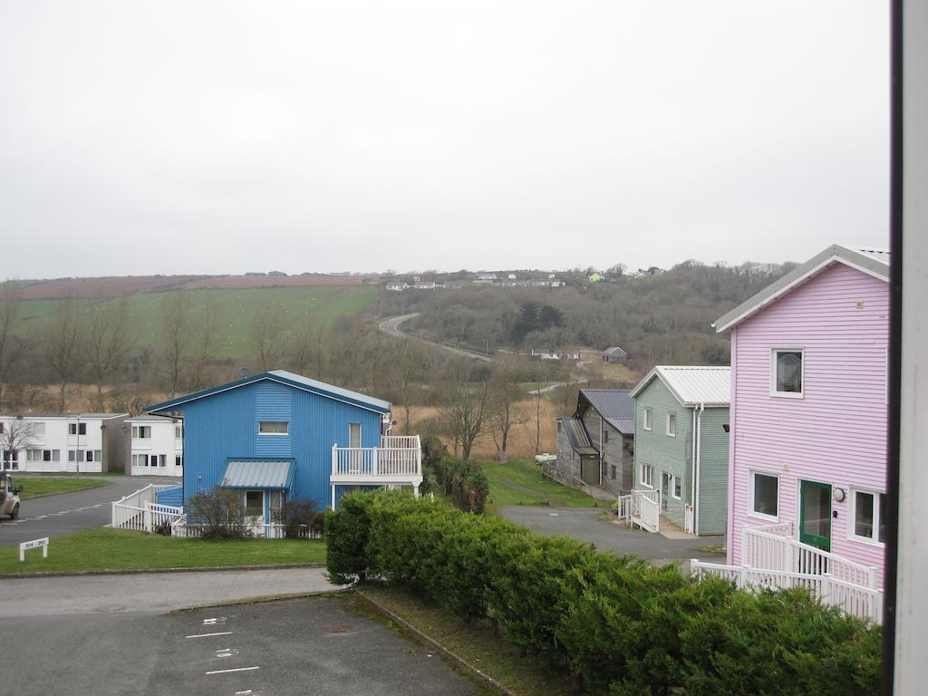 Freshwater Bay Holiday Cottages Pembroke Esterno foto
