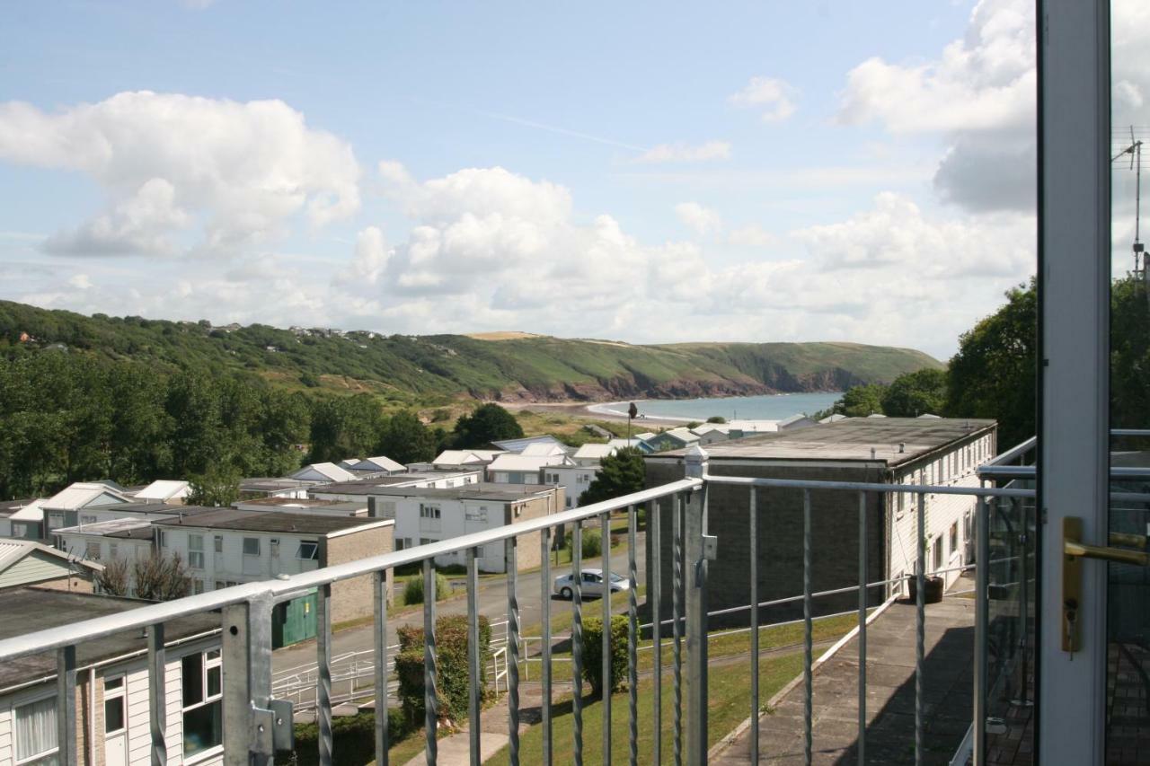 Freshwater Bay Holiday Cottages Pembroke Esterno foto