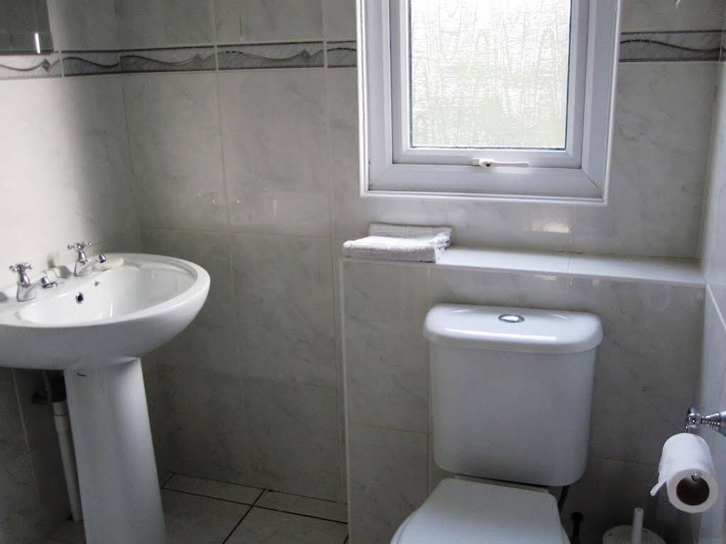 Freshwater Bay Holiday Cottages Pembroke Esterno foto