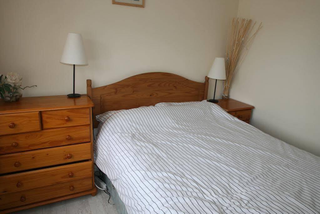 Freshwater Bay Holiday Cottages Pembroke Esterno foto